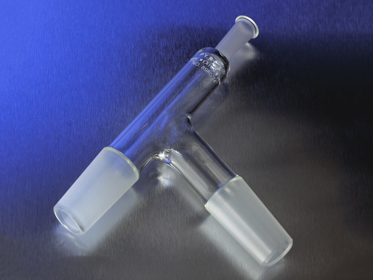 PYREX® 75° Angle Tube Adapter with Two-Way 24/40 Standard Taper Joints and Standard Taper 10/30 Outer Joint Thermometer Opening