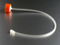 Corning® セルスタック用 33mm ポリエチレン製フィリングキャップ, 内径1/8インチ (3.2mm)チューブとメスルアー 1/8インチ(3.2mm) ホースバーブとオスルアー ロック付き
