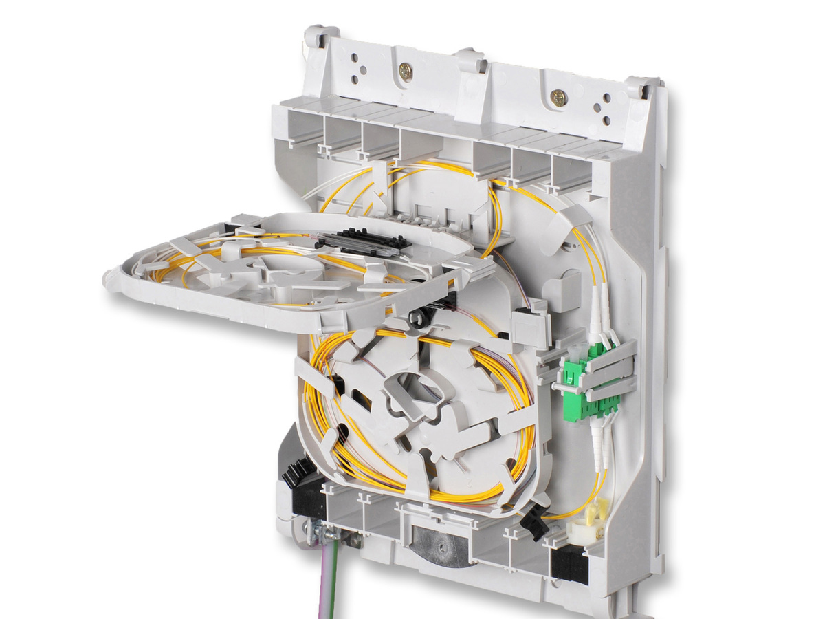 Size S, grey, EMKA lock, 2 splice trays with 2 heatshrink and crimp splice holders