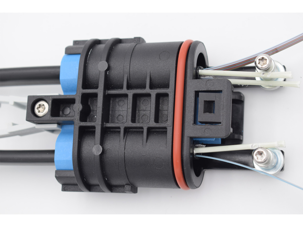 BPEO ECAM D18 RPX Main Body for mid span access configuration for RPX cables for use with double-Entry Cable Sealing