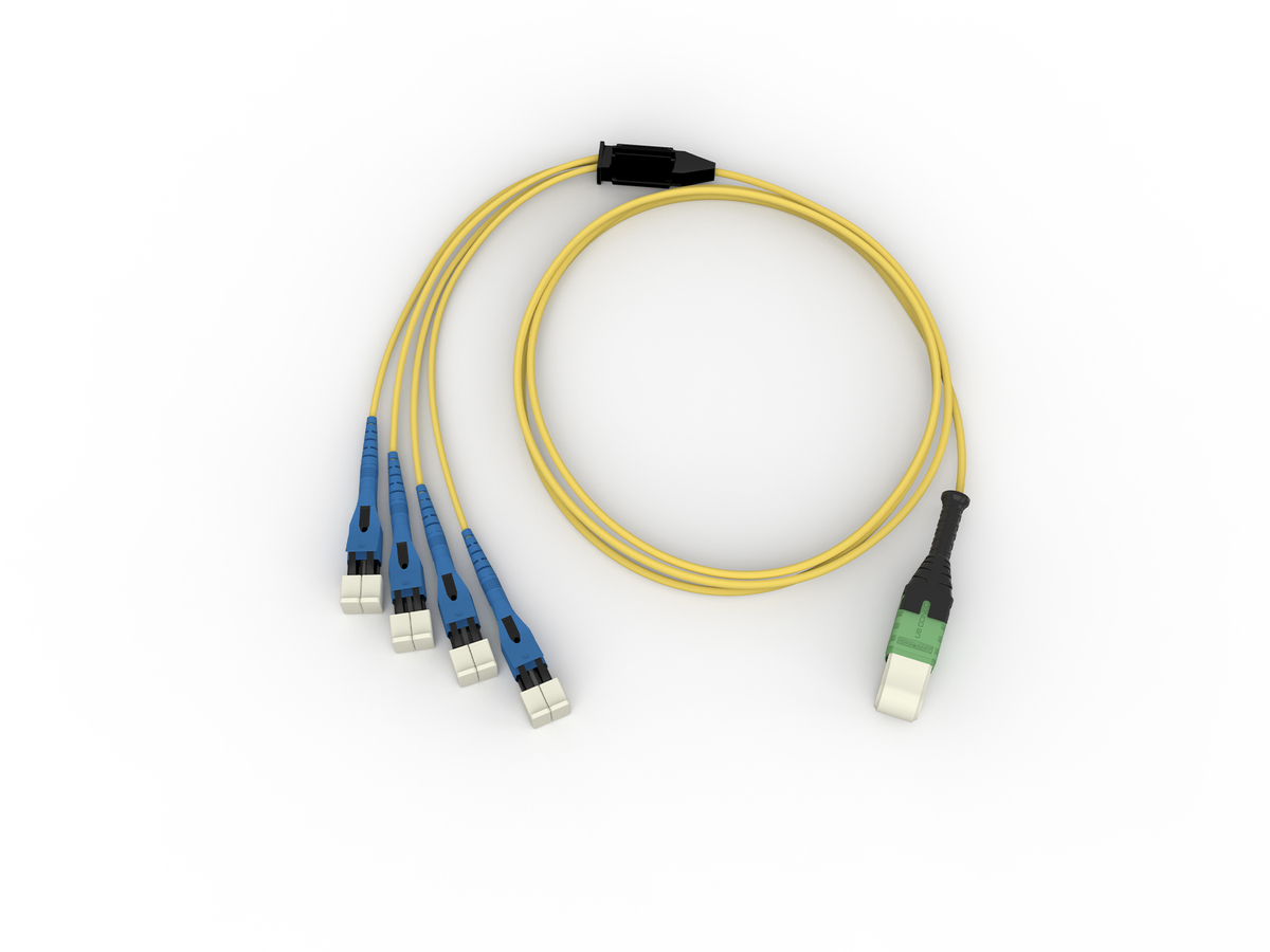 8 F, Bend-improved single-mode (OS2), MTP® PRO (non-pinned), LSZH, TIA-568 Type-B polarity, Type 2 (reference AEN157), 3 m