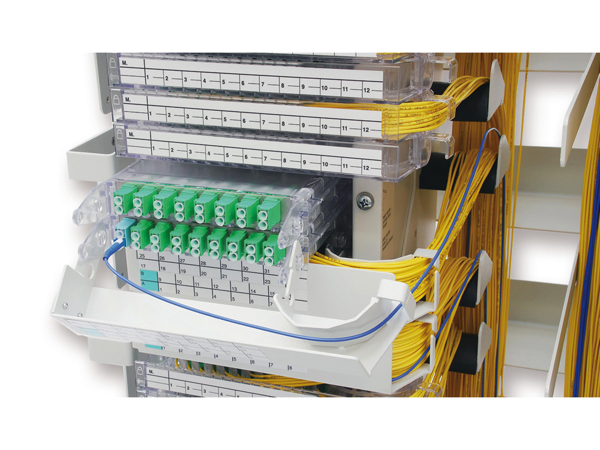 Left-Hand 1x 16 Splitter Module with LC APC Single-mode input/output adapters