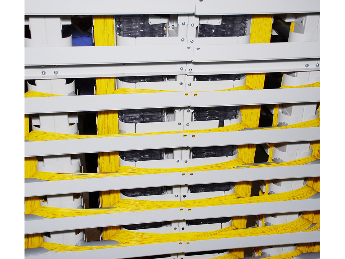 Individual rear jumper trough for EMF