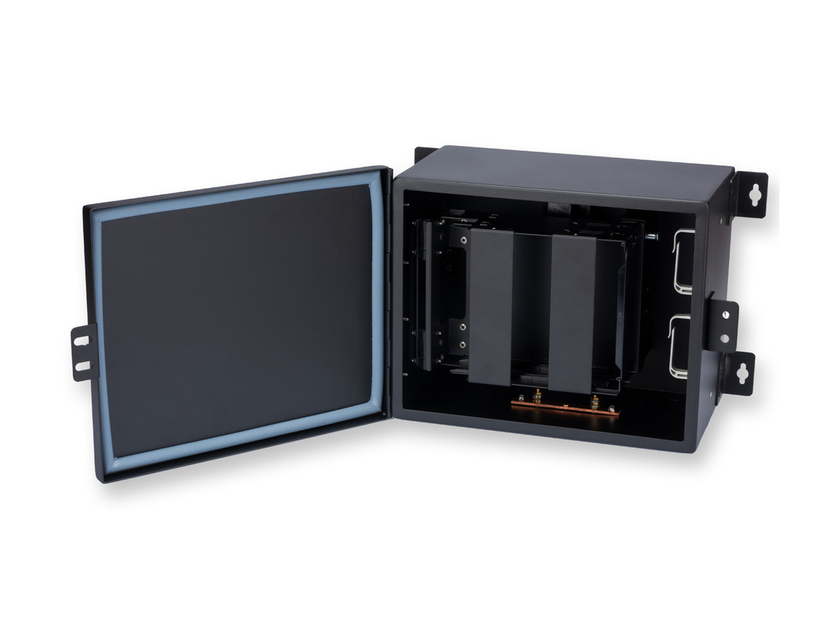 Holds two CCH cassettes, panels or modules, black
