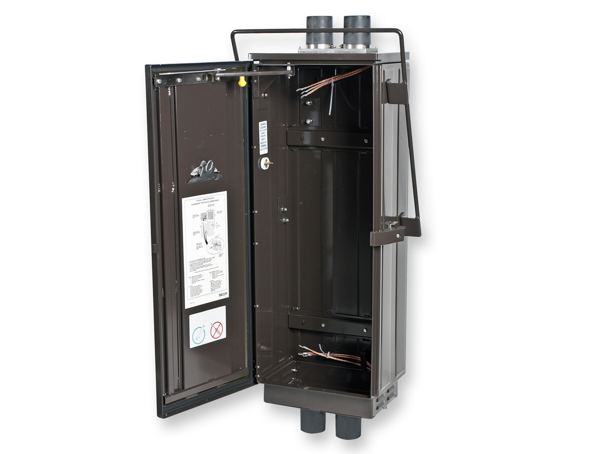 600-pair, pole-mount