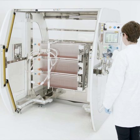 Corning® Automated Manipulator Platform for Stacked Cell Culture Vessels