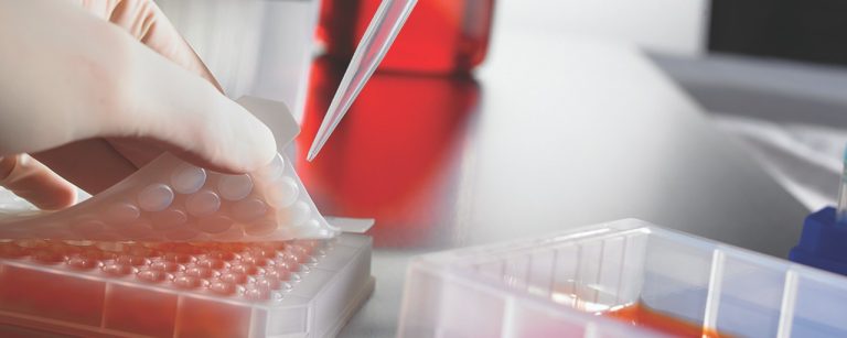 Pipetting liquid