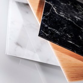 Los materiales de diseño tienen apariencia de mármol blanco, textura de madera, mármol negro