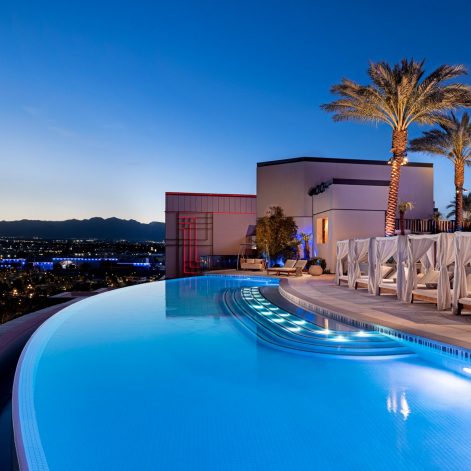 Large Resort Hotel Fiber-to-the-Room (FTTR) Solution | Resorts World ...