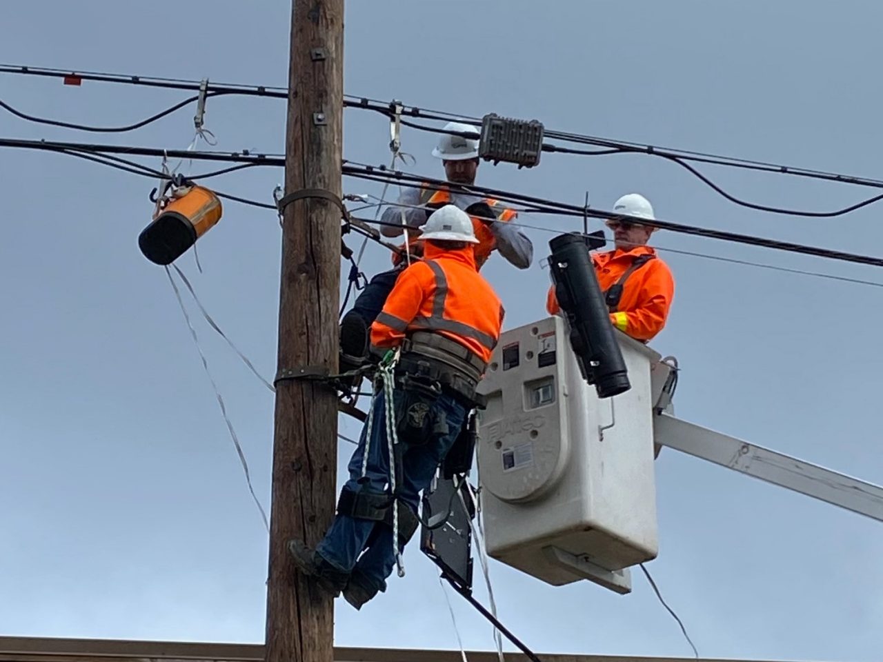 Installing fiber cables