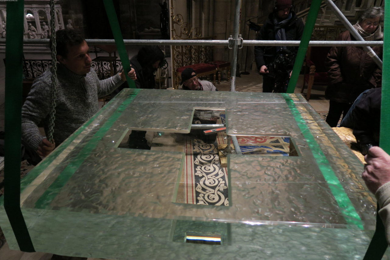 Specialists created a 900-pound glass pulpit for the medieval Cathedral Basilica of Saint Denis.