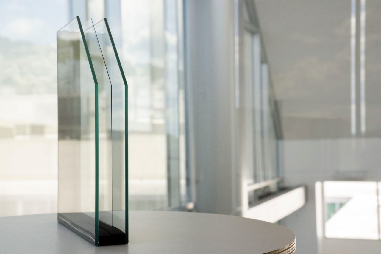 Lightweight triple-pane window with Corning® Enlighten™ Glass